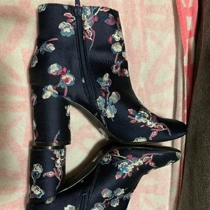 Flower booties